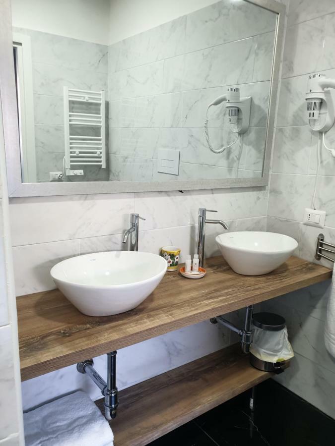 Dimorra Boutique Rooms نابولي المظهر الخارجي الصورة