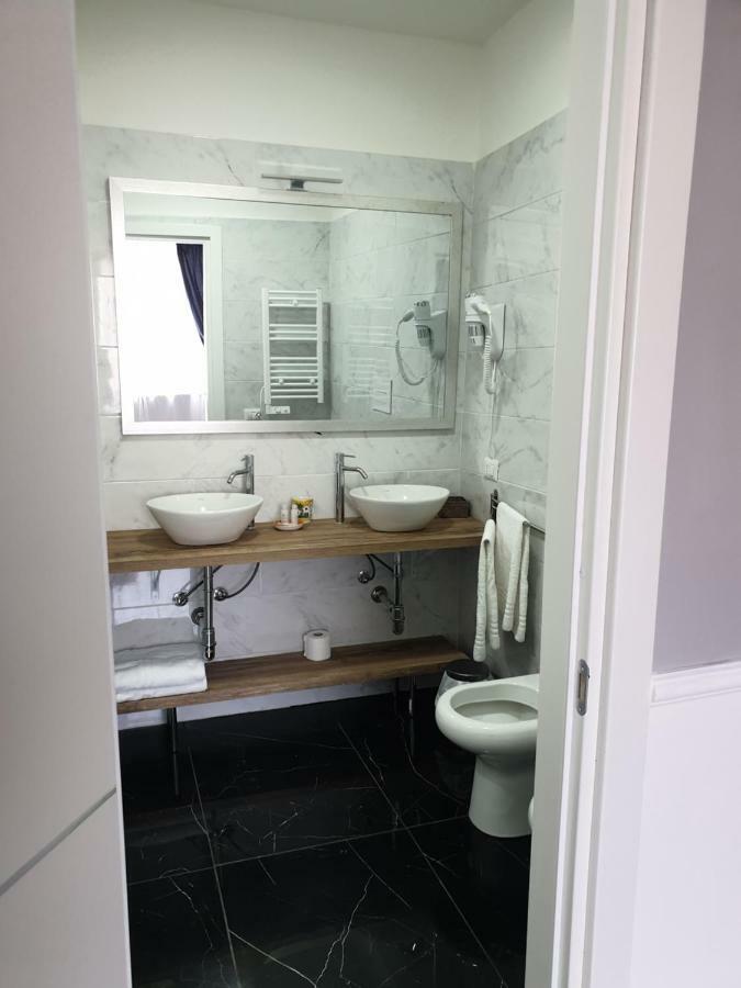 Dimorra Boutique Rooms نابولي المظهر الخارجي الصورة