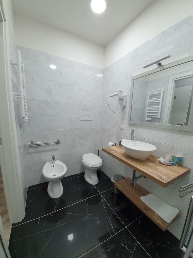 Dimorra Boutique Rooms نابولي المظهر الخارجي الصورة