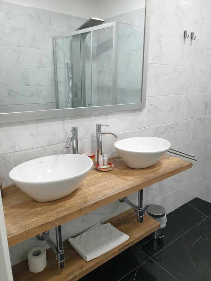 Dimorra Boutique Rooms نابولي المظهر الخارجي الصورة